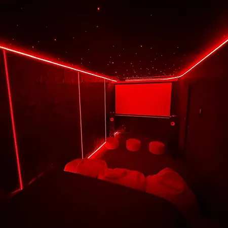 Eleven 185 M2 Gaming Cinema Sauna 公寓 *